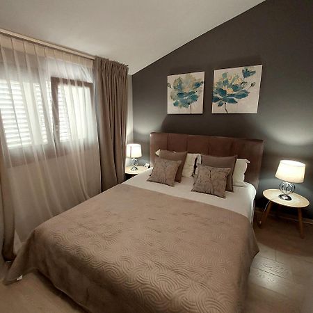 Apartaments Victoria ポレッチ エクステリア 写真